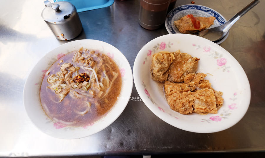 台中烏日│素食平安麵-烏日菜市場巷弄好吃素食陽春麵米粉及小菜