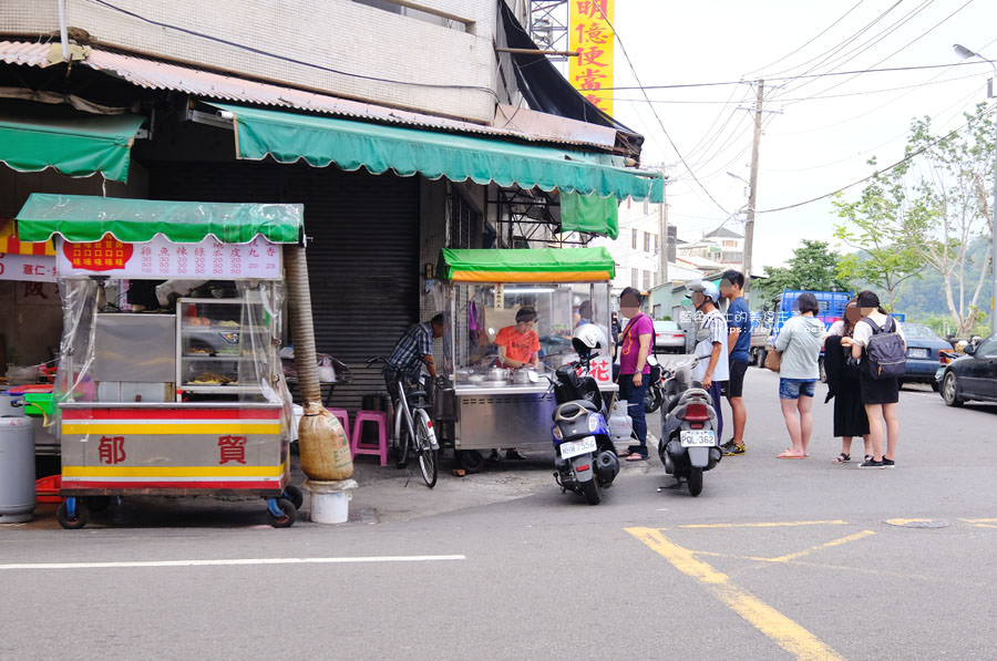 台中東勢│東勢義渡橋豆花-加了花生粉的東勢排隊人氣豆花，福記五金百貨和乾元中藥房對面