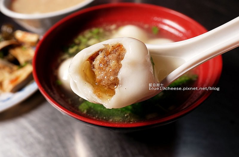 【台中西區】味香湯圓之家-第五市場美食推薦.二十多年在地店家.元宵冬至.鹹湯圓甜湯圓.熱食剉冰都有.一早就吃的到.近台中文學館.忠孝國小後門