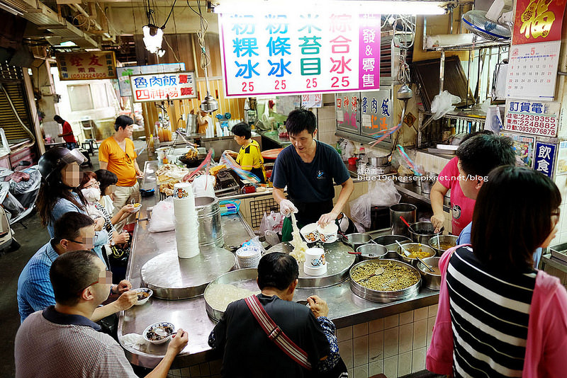 【嘉義東區】東市場粉條冰-六十年老店，便宜料多好划算，米苔目粉條粉粿綜合冰，還有冬季限量甜米糕，嘉義必吃，食尚玩家推薦