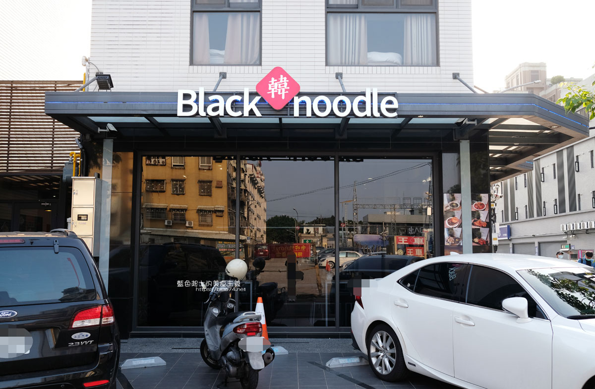 台中西屯│Black韓noodle-韓國人來開的炸醬麵&炒碼麵專賣店，原台南西門路店