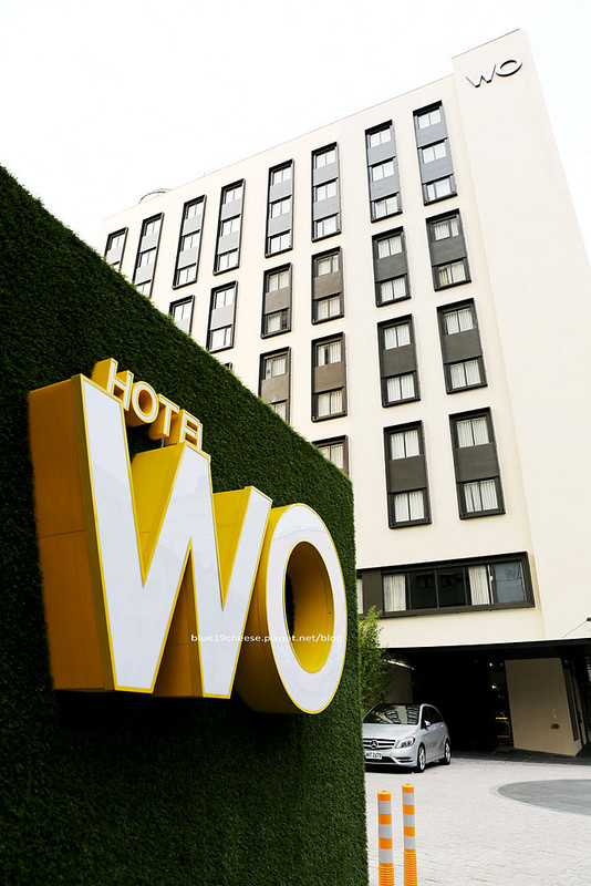 【高雄推薦住宿飯店】HOTEL WO(窩)- 6/27~8/31搭配SNOOPY巡迴特展的住宿優惠.有SNOOPY的門票.餅乾飲料和馬克杯耶.除了隔壁半夜在看世足之外.滿推的 ^^