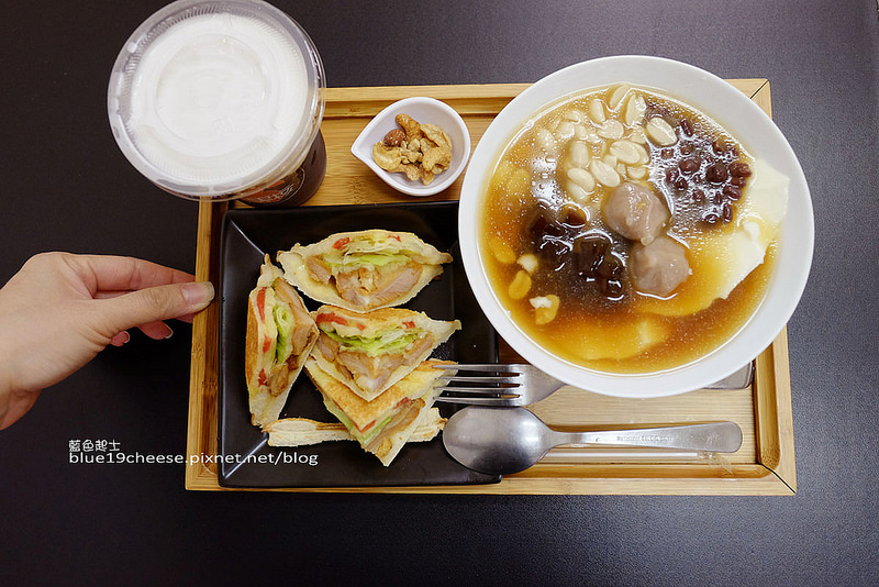 【台中北區】果核豆花鄉-方塊粉圓.有料芋圓.大滿足套餐好划算喔!遵循古法製作.中華夜市路上.近太平路.台中科技大學後門.製香舖隔壁.一中商圈.近中友百貨.太平國小對面